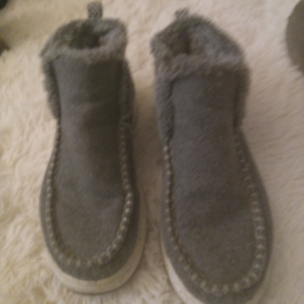Cozy Gray Fur-Lined Slippers